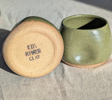 Load image into Gallery viewer, Speckled Clay Wine Tumbler